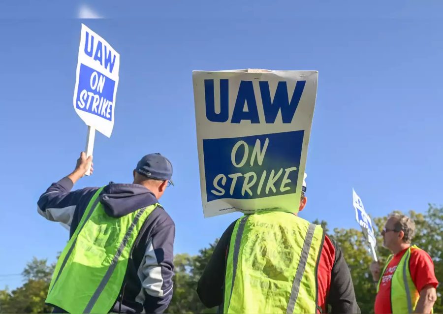 Negotiations To Resume Between UAW And Automakers Amid Concerns Of Parts Shortage Caused By Strike